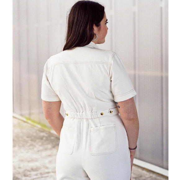Harper Sage Utility Jumpsuit (cropped) - Picture 4 of 6